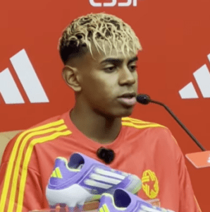 Atletico Madrid vs Barcelona 3-2 Aggregate. Lamine Yamal during Barcelona vs Atletico Madrid 2026 Champions League match